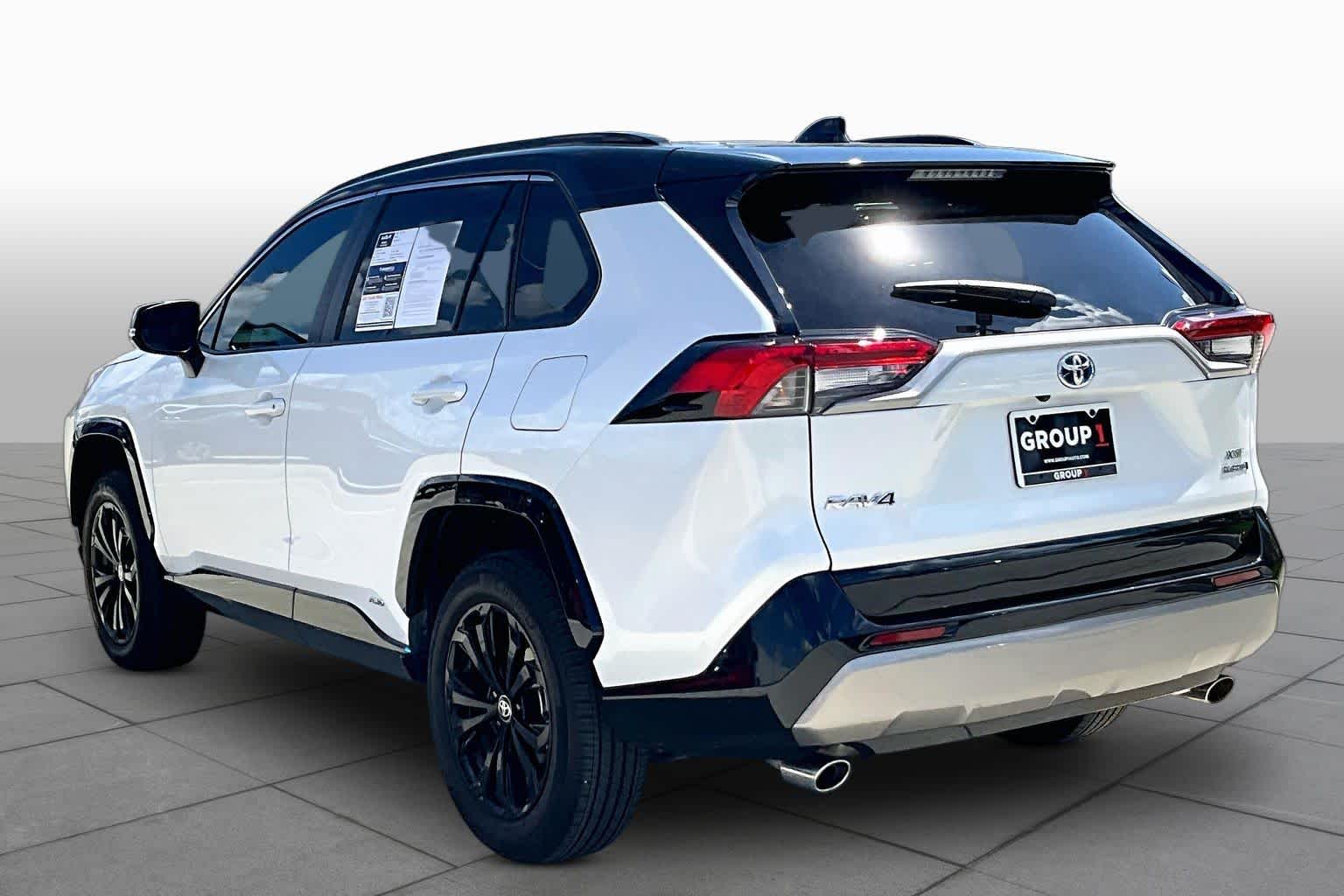2024 Toyota RAV4 photo 11 of 31
