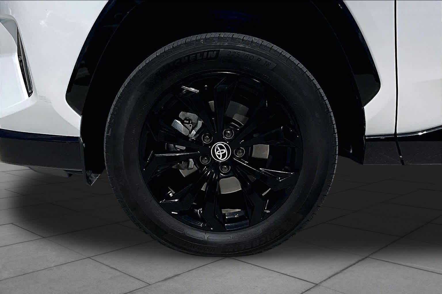 2024 Toyota RAV4 photo 10 of 31