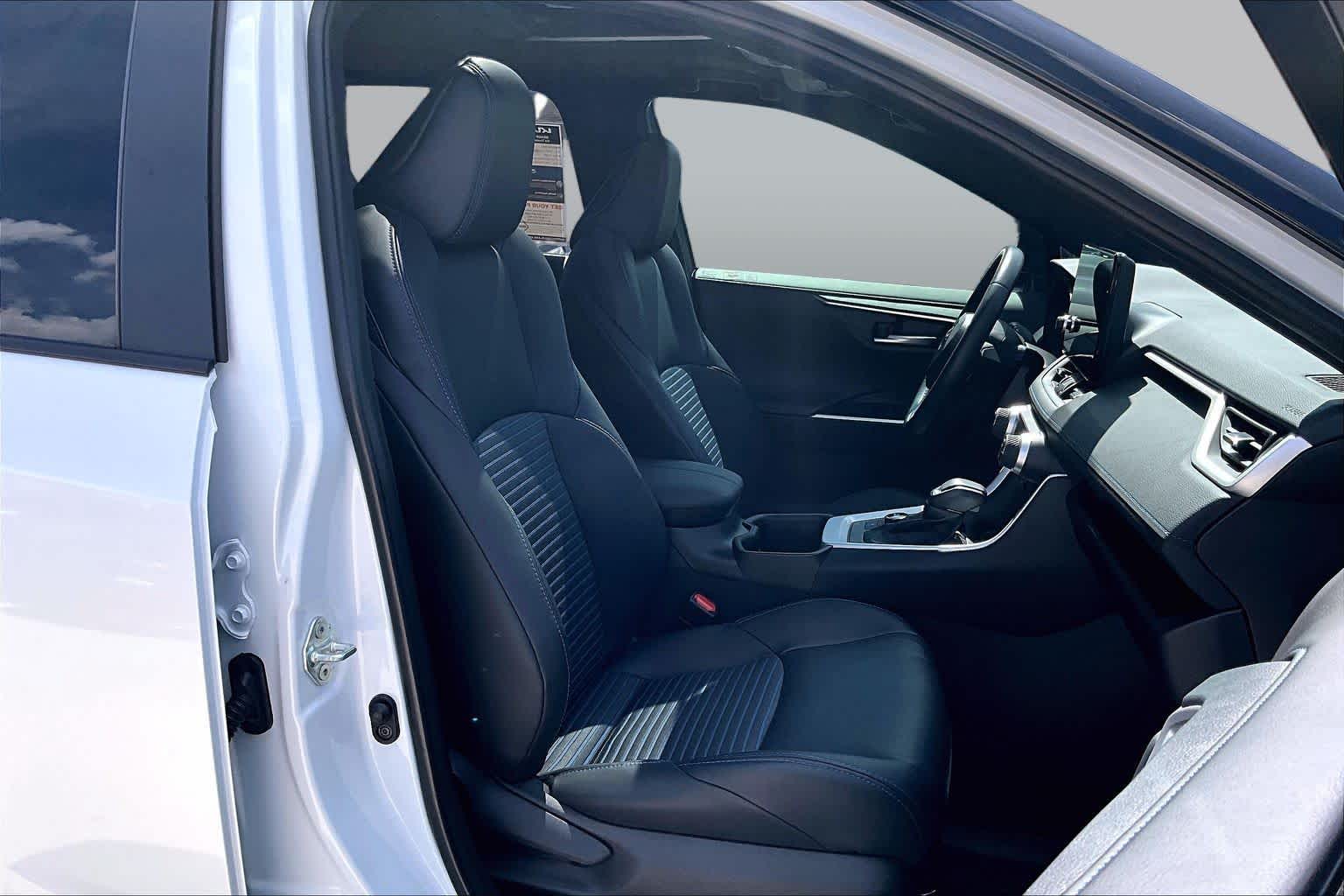 2024 Toyota RAV4 photo 9 of 31