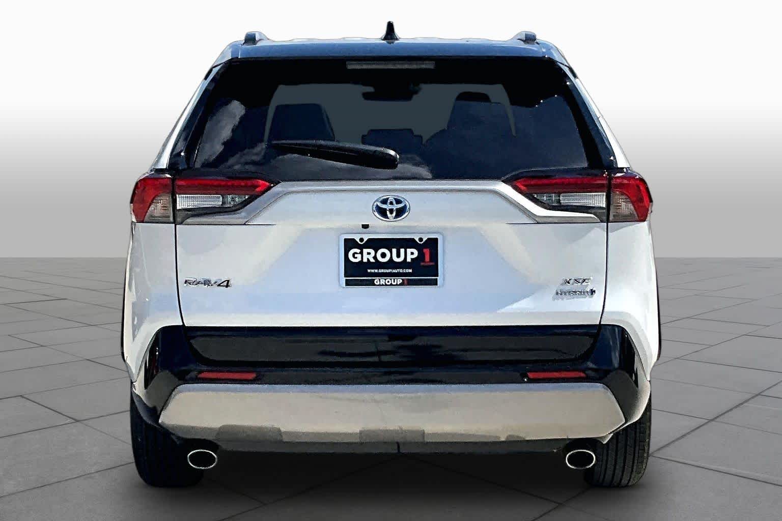 2024 Toyota RAV4 photo 5 of 31