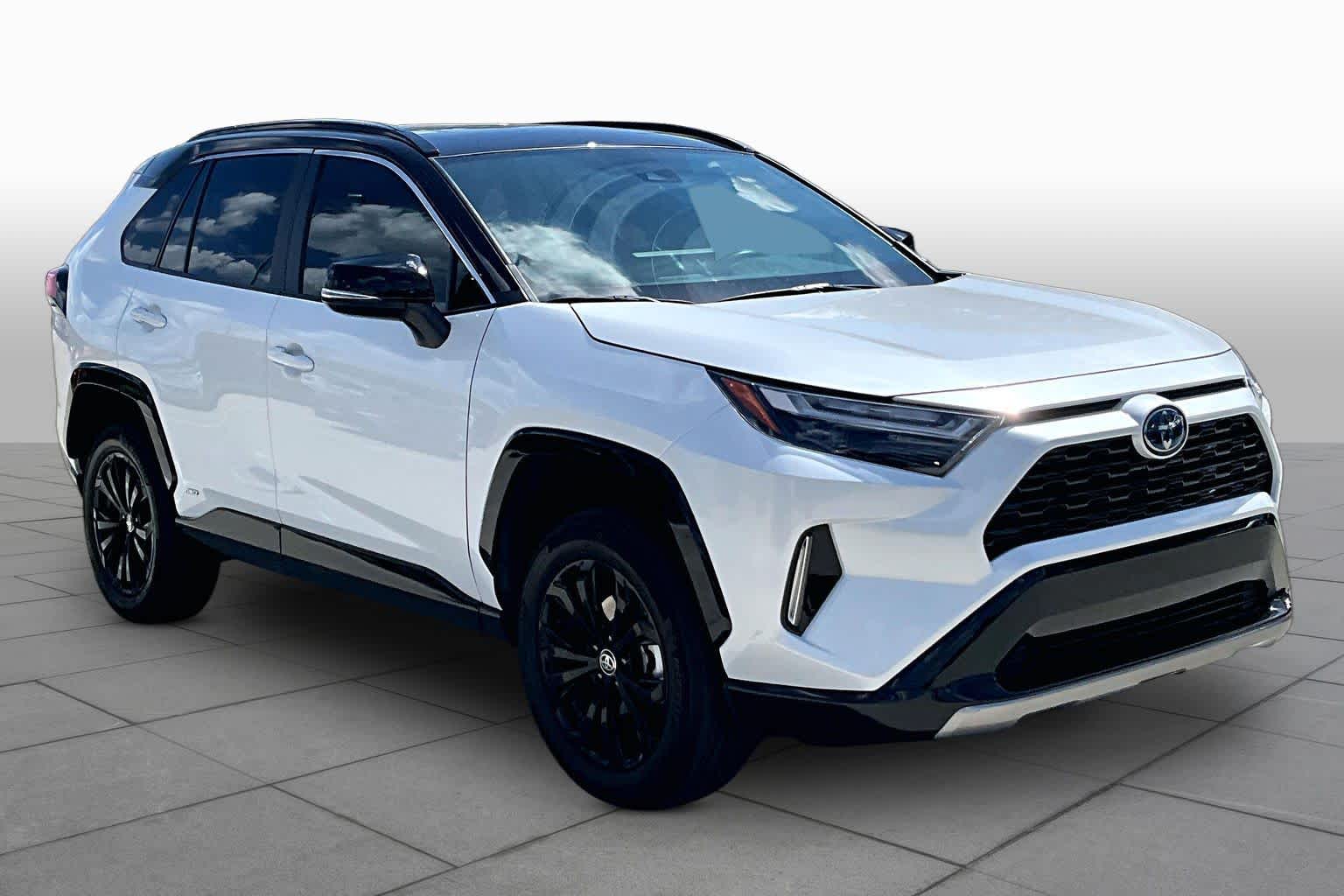 2024 Toyota RAV4 photo 3 of 31