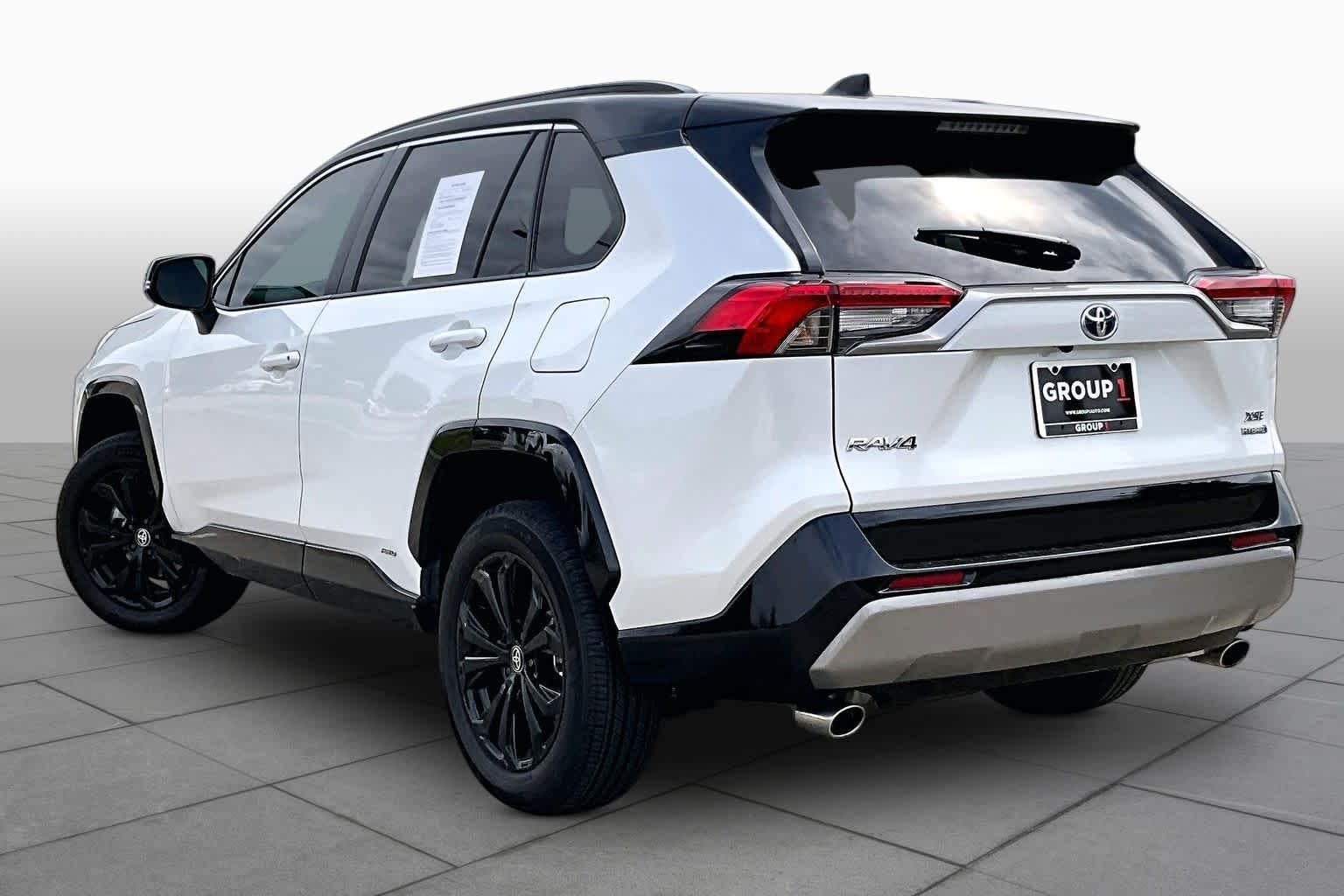 2024 Toyota RAV4 photo 21 of 65