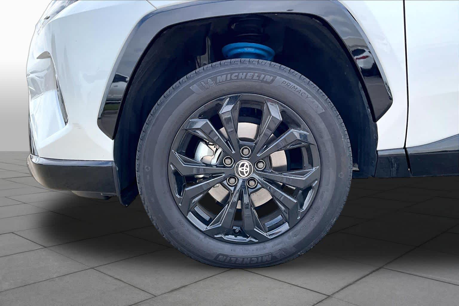 2024 Toyota RAV4 photo 19 of 65