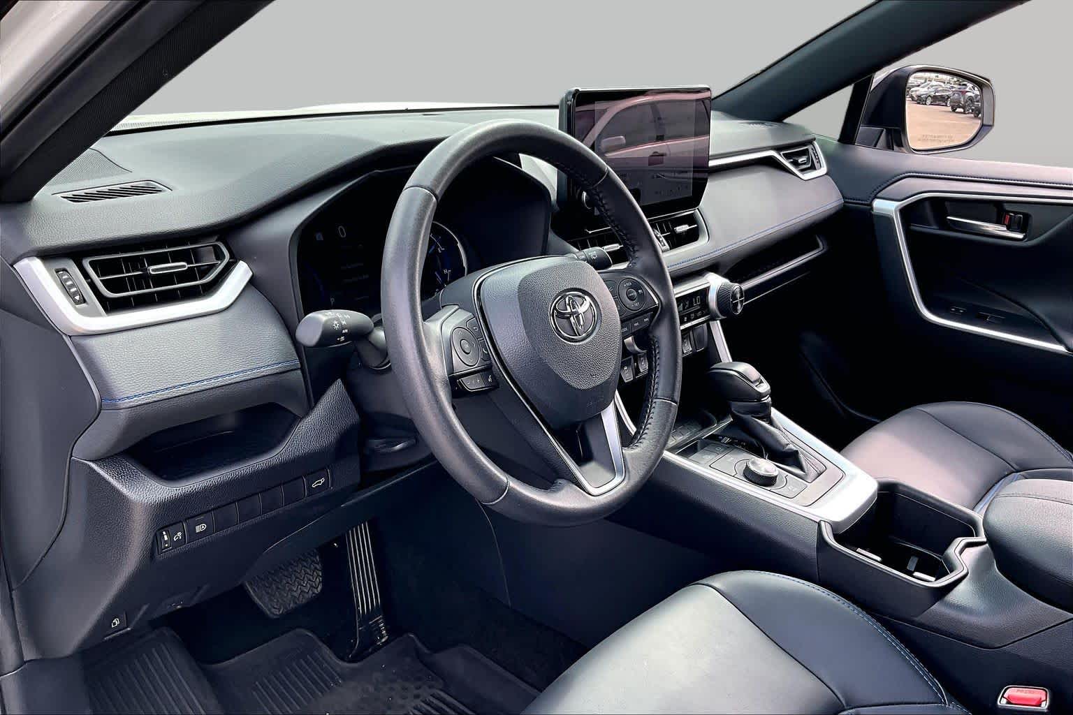 2024 Toyota RAV4 photo 31 of 65