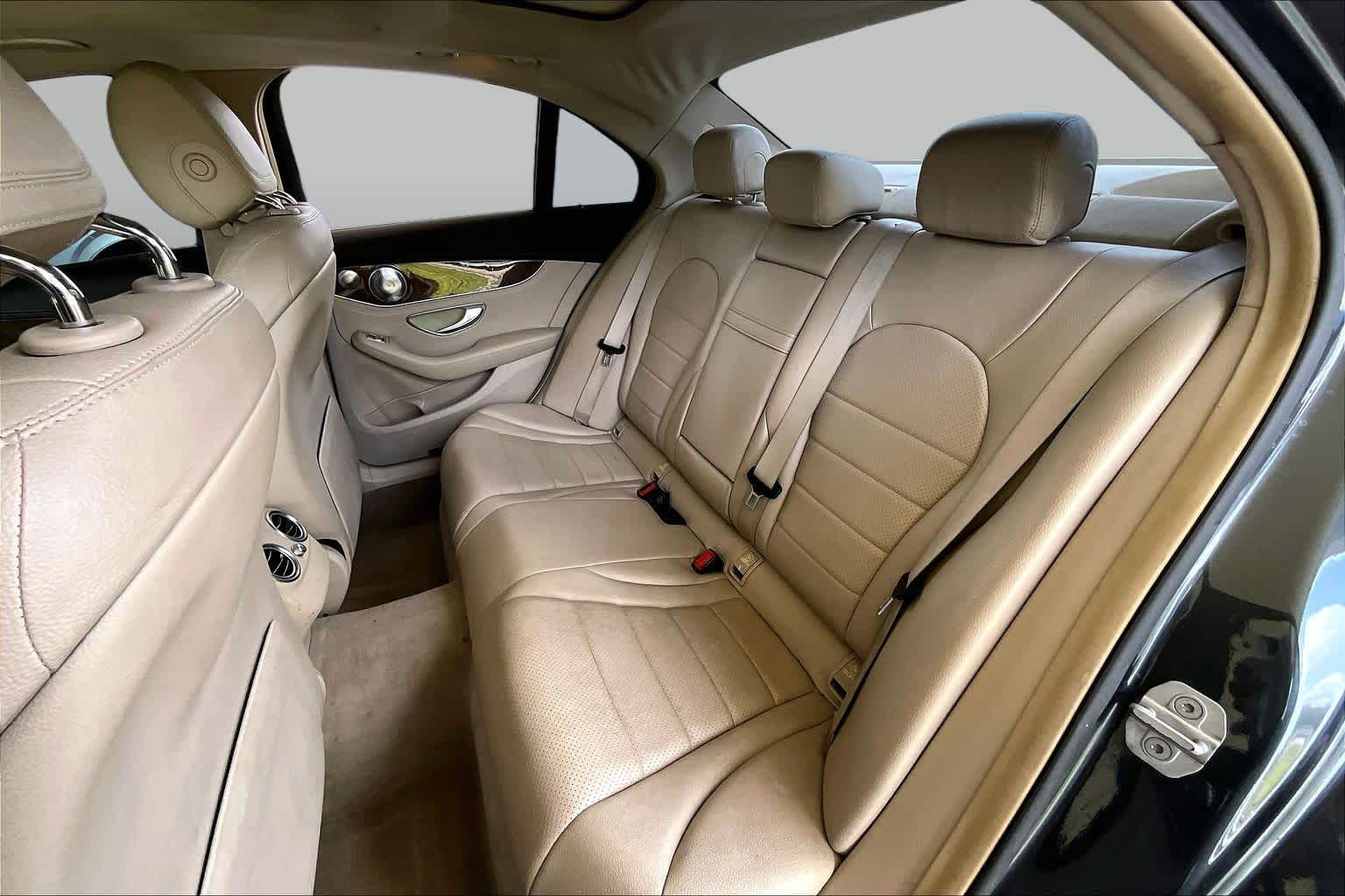 2015 Mercedes-Benz C 300 photo 18 of 33