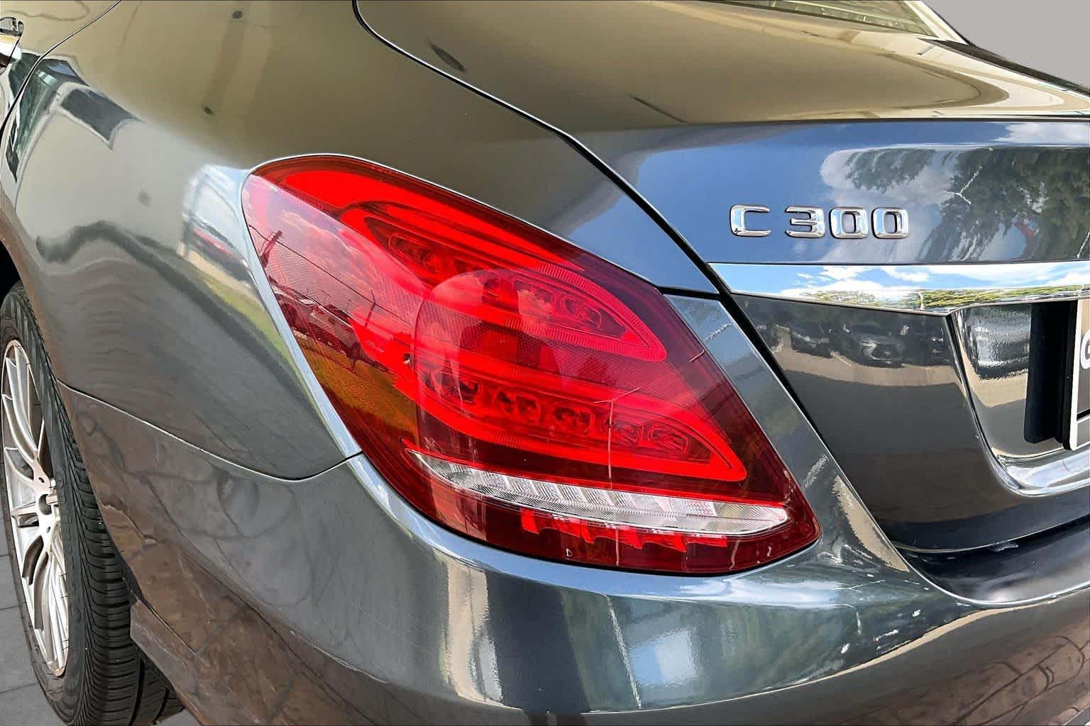 2015 Mercedes-Benz C 300 photo 25 of 33