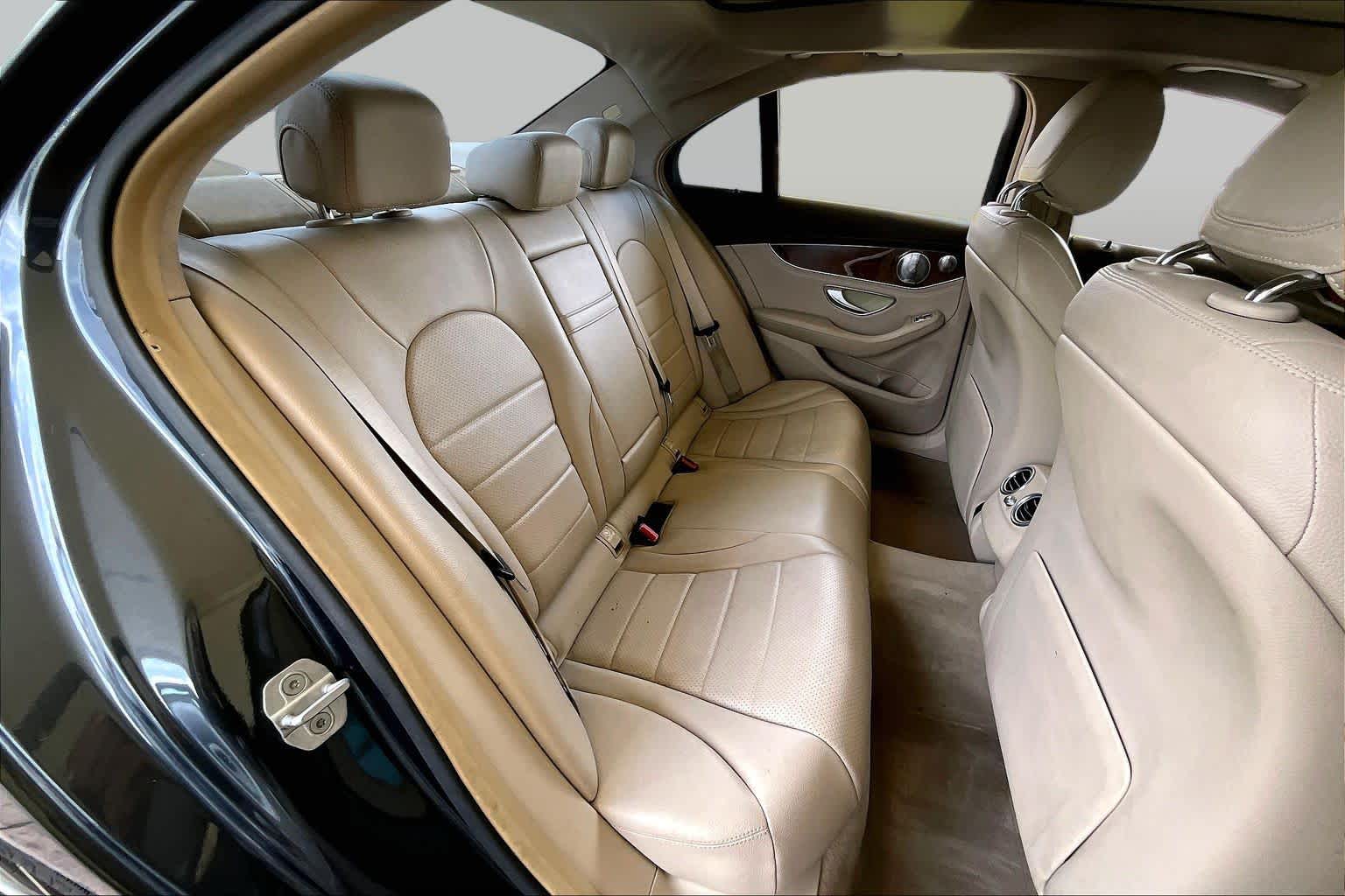 2015 Mercedes-Benz C 300 photo 17 of 33