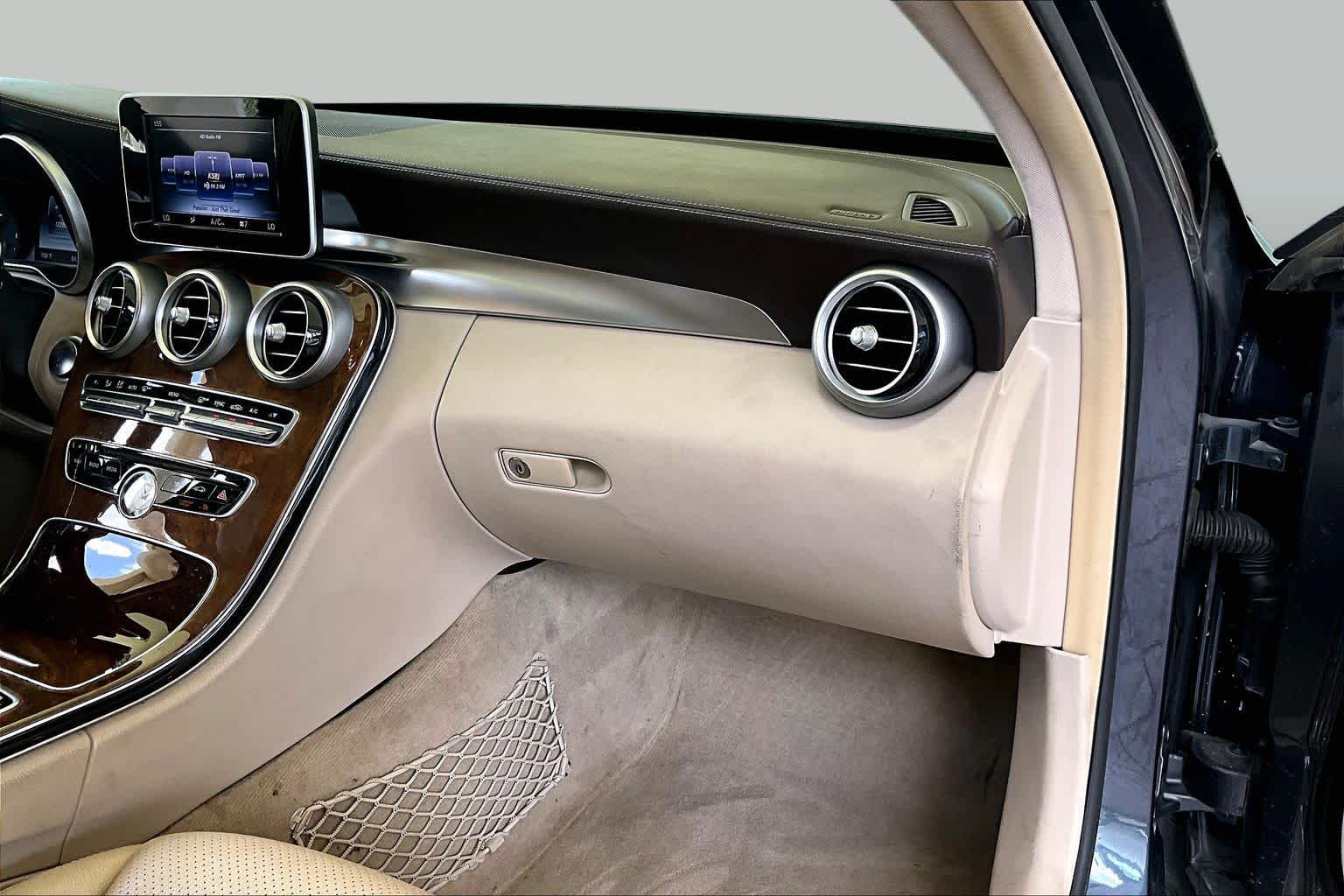 2015 Mercedes-Benz C 300 photo 16 of 33