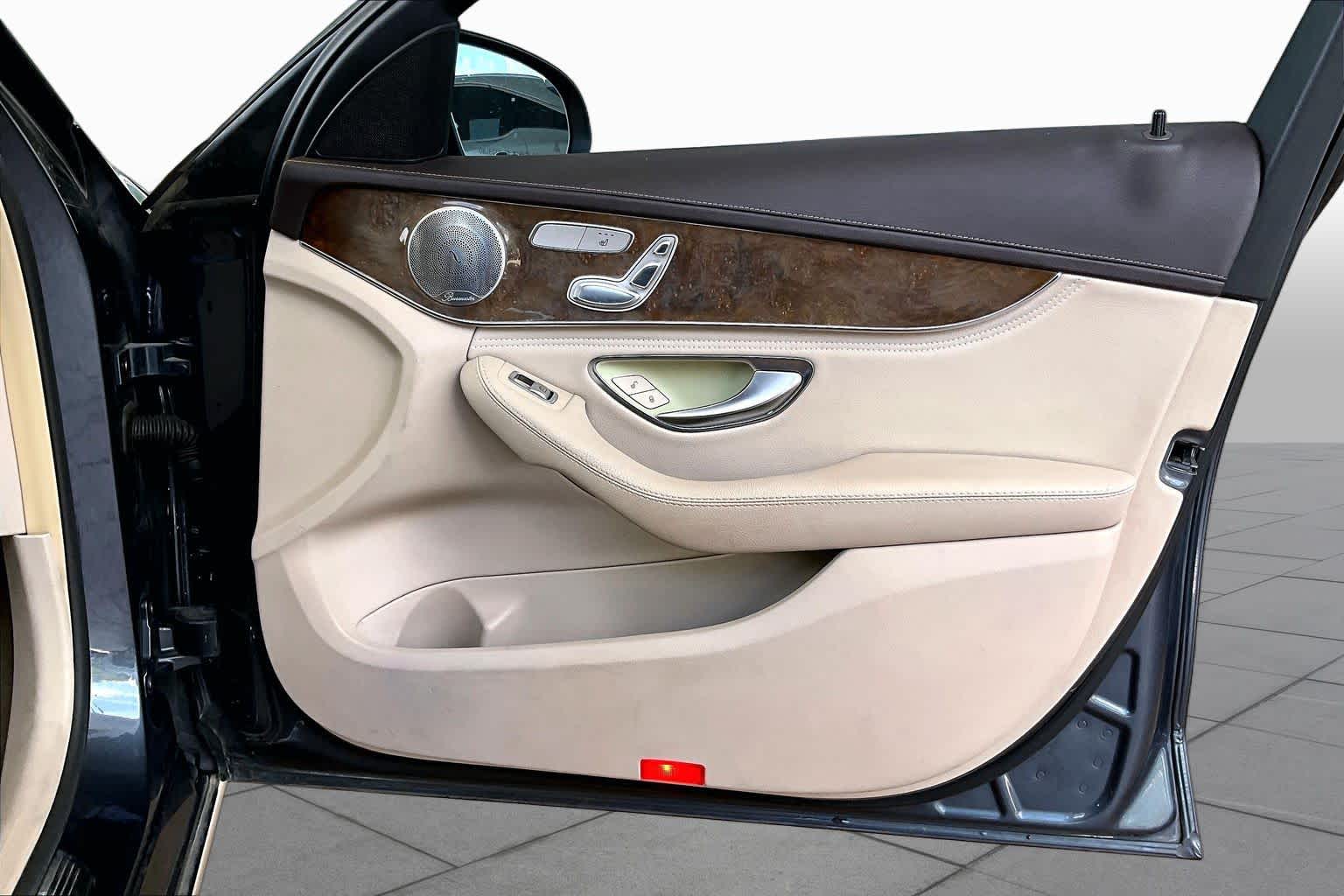 2015 Mercedes-Benz C 300 photo 20 of 33
