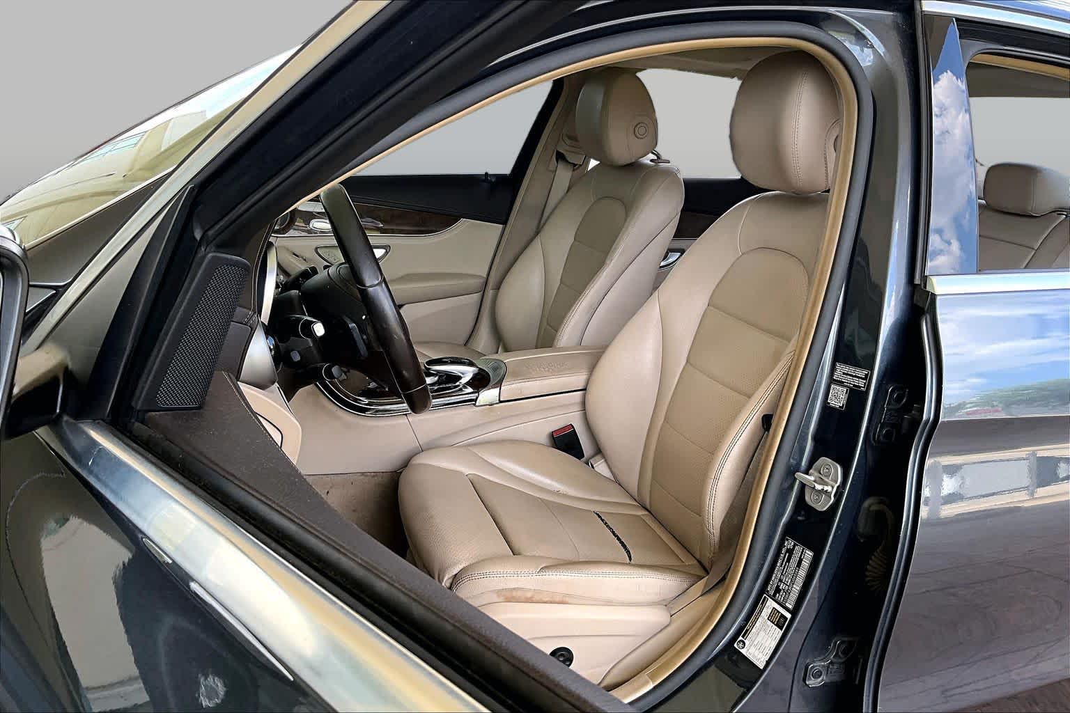 2015 Mercedes-Benz C 300 photo 7 of 33