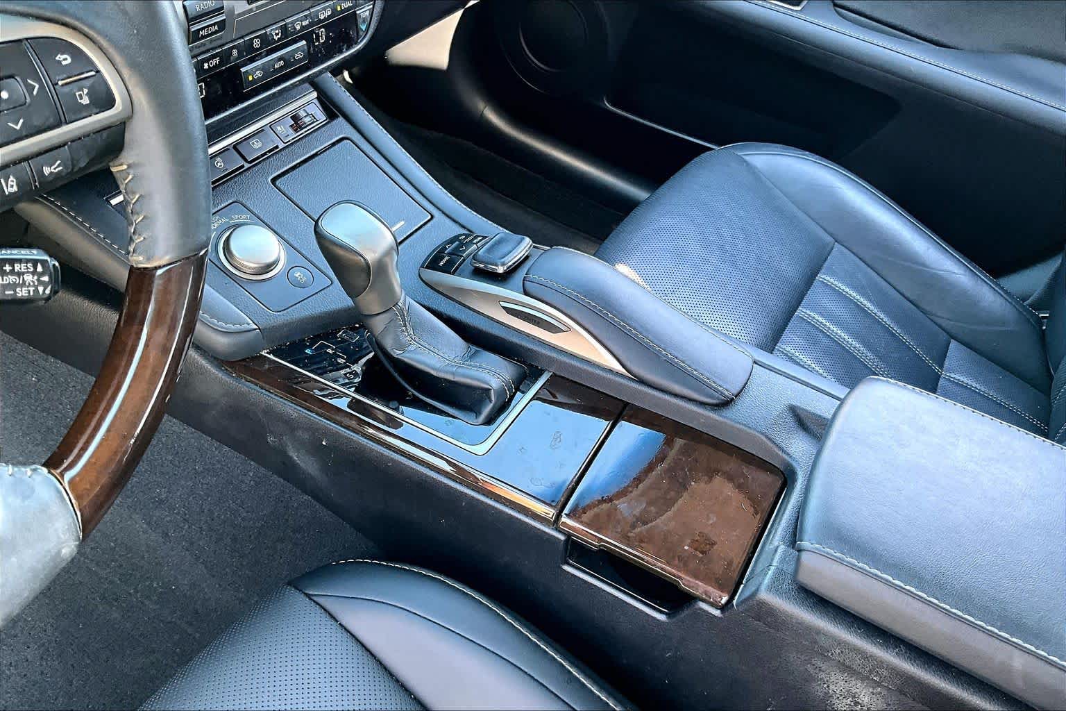 2018 Lexus ES 350 photo 14 of 34