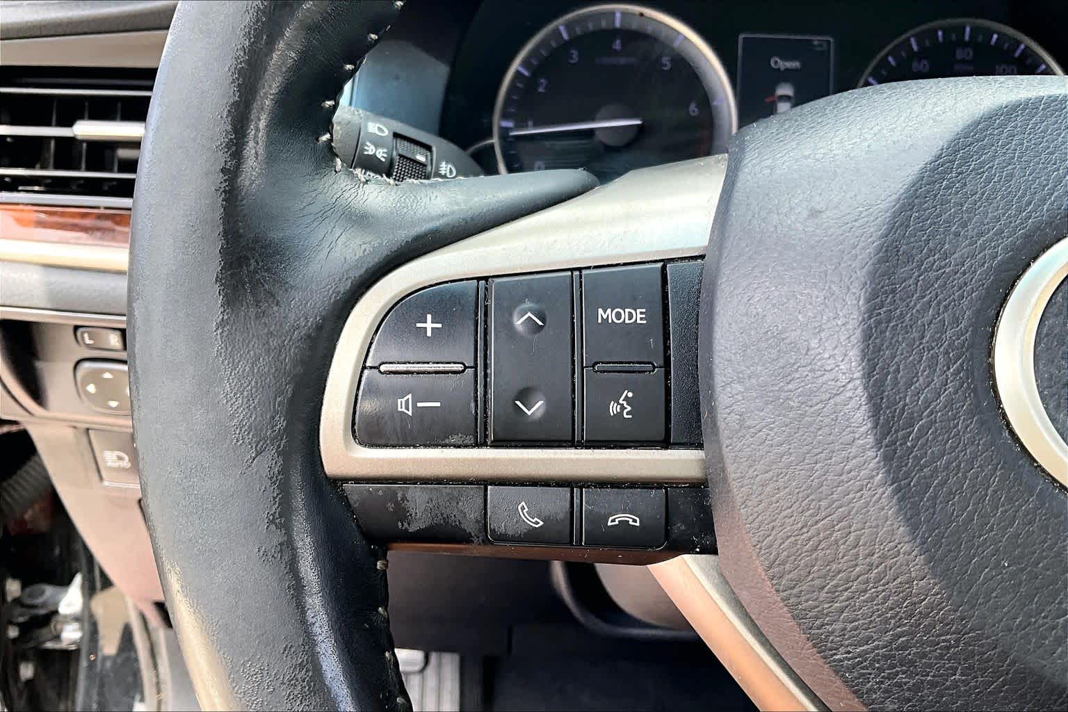 2018 Lexus ES 350 photo 21 of 34