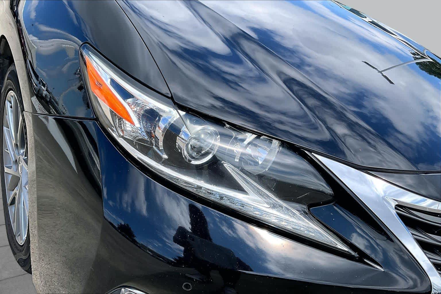 2018 Lexus ES 350 photo 25 of 34