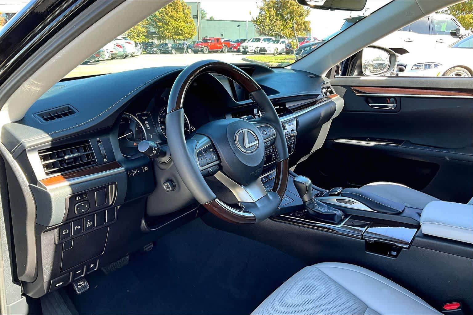 2017 Lexus ES  Obsidian at Lexus Southwest Houston