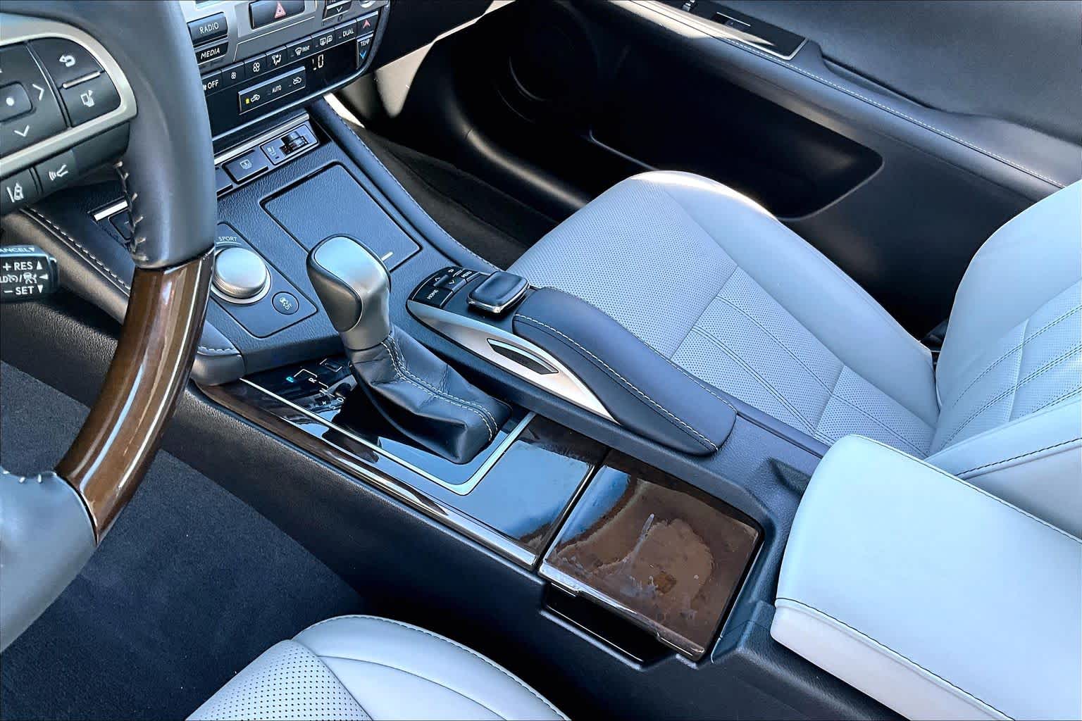 2017 Lexus ES  Obsidian at Lexus Southwest Houston