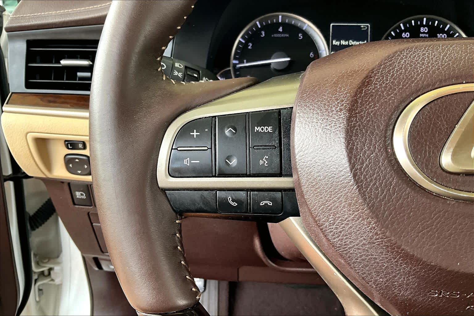 2017 Lexus ES 350 photo 21 of 34
