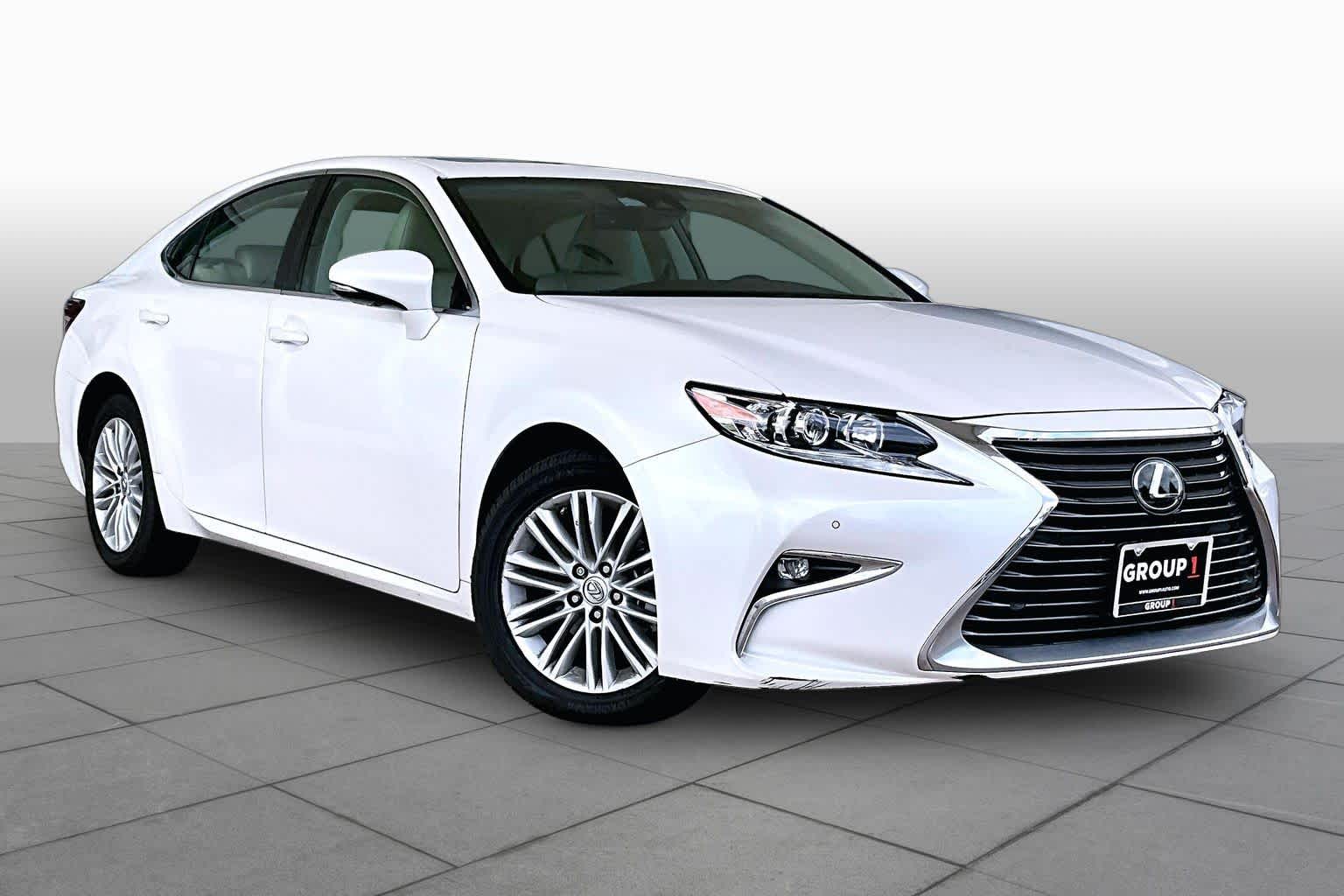 2017 Lexus ES 350 photo 3 of 34