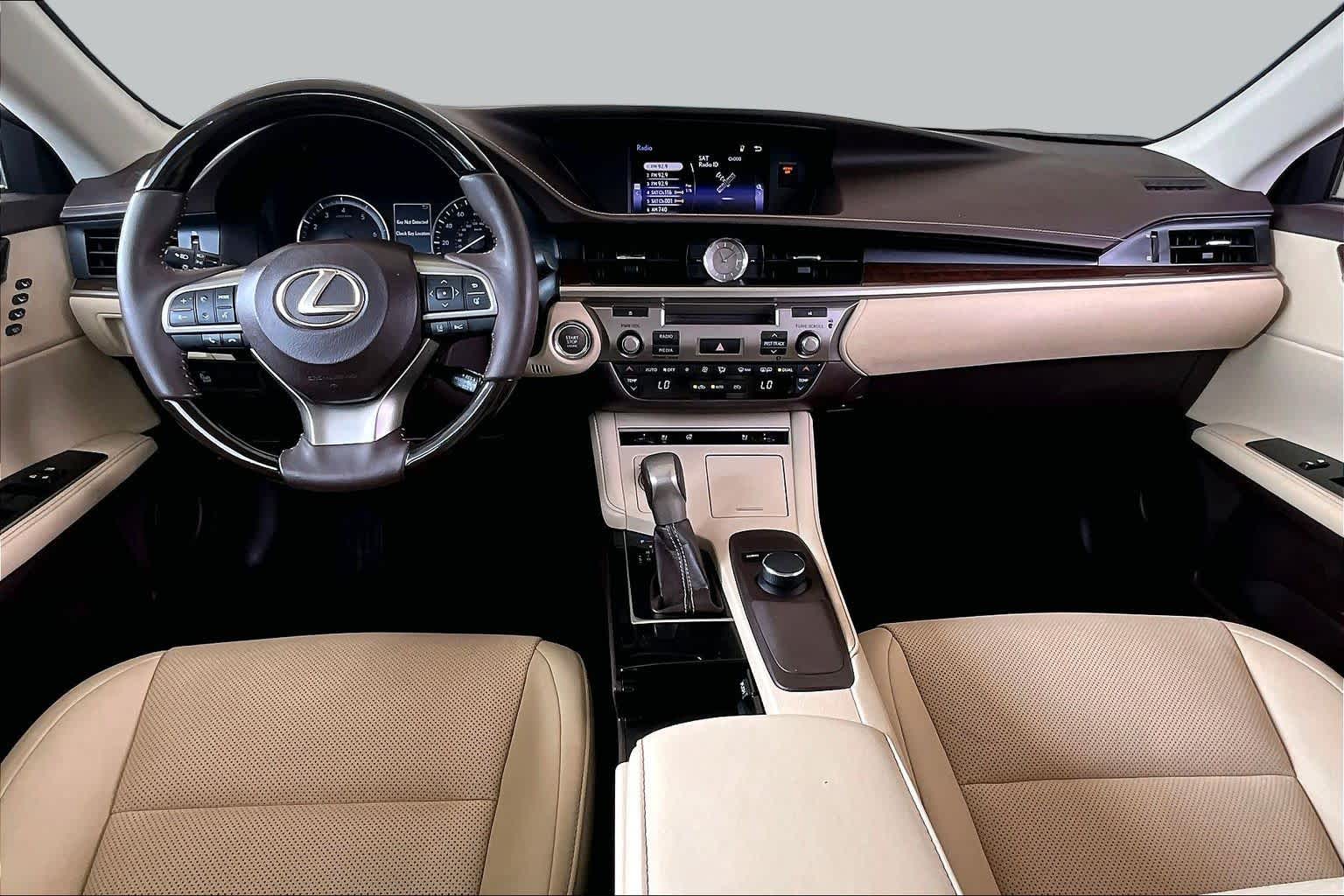 2017 Lexus ES 350 photo 13 of 34