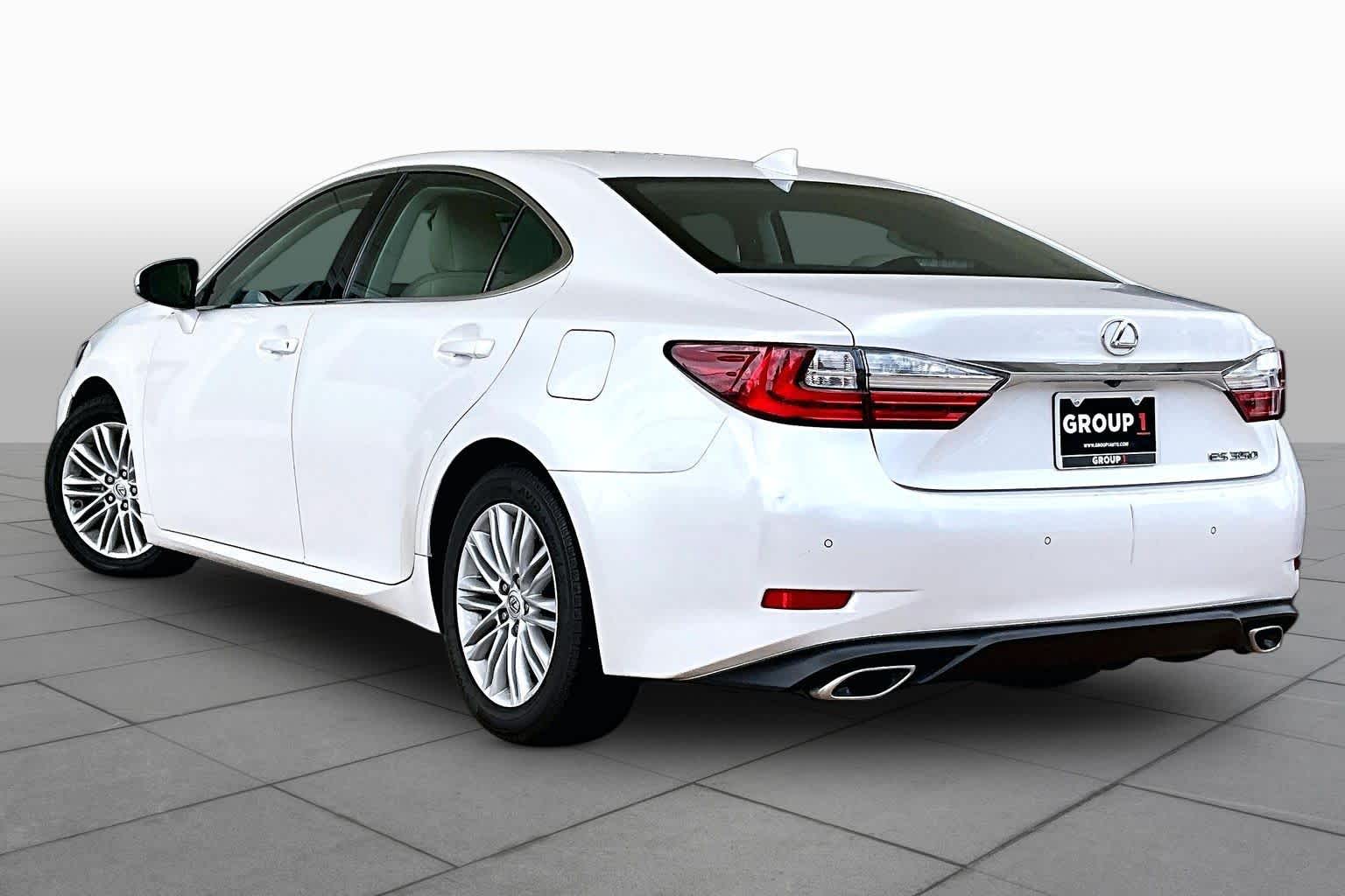 2017 Lexus ES 350 photo 10 of 34