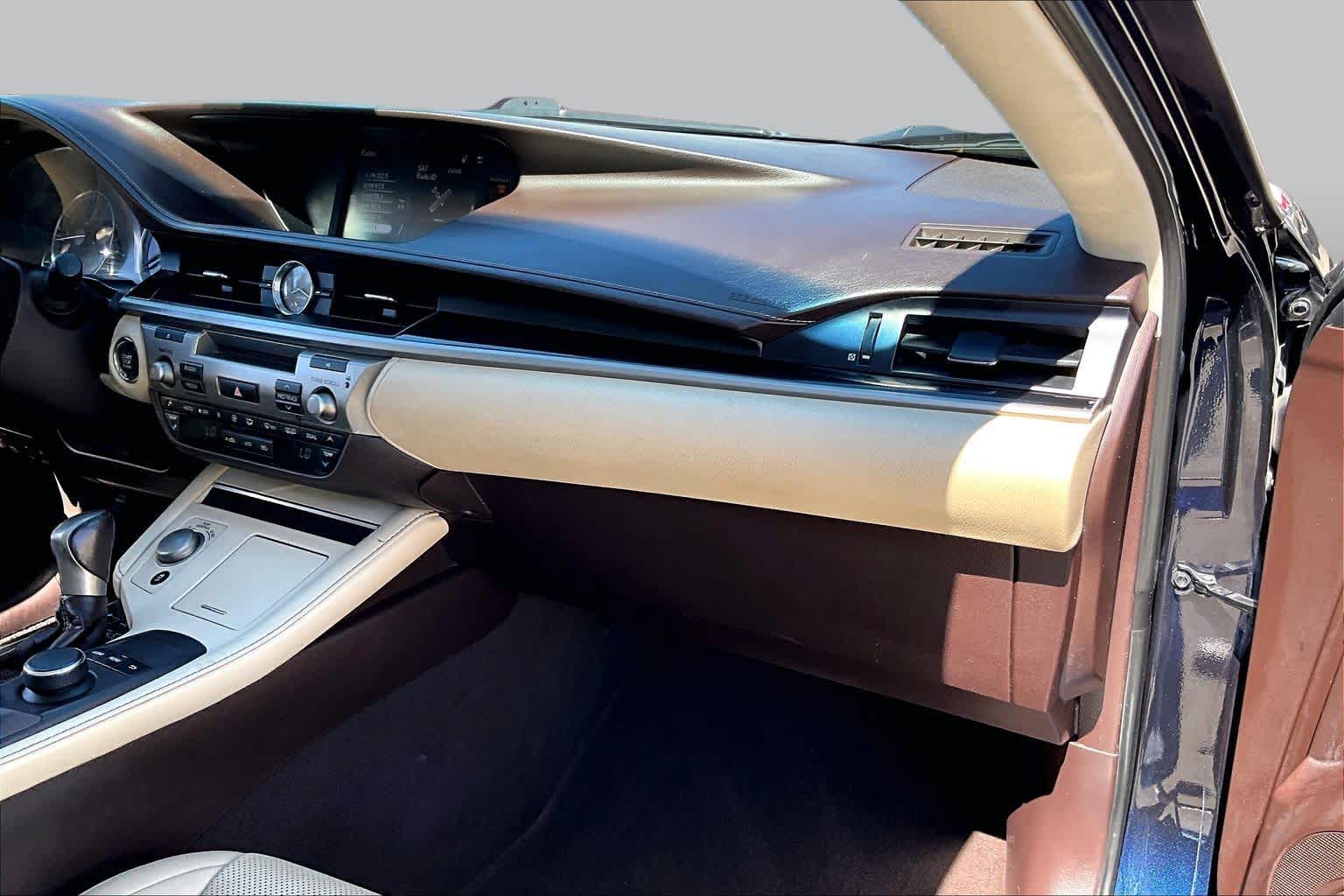 2018 Lexus ES 350 photo 16 of 34