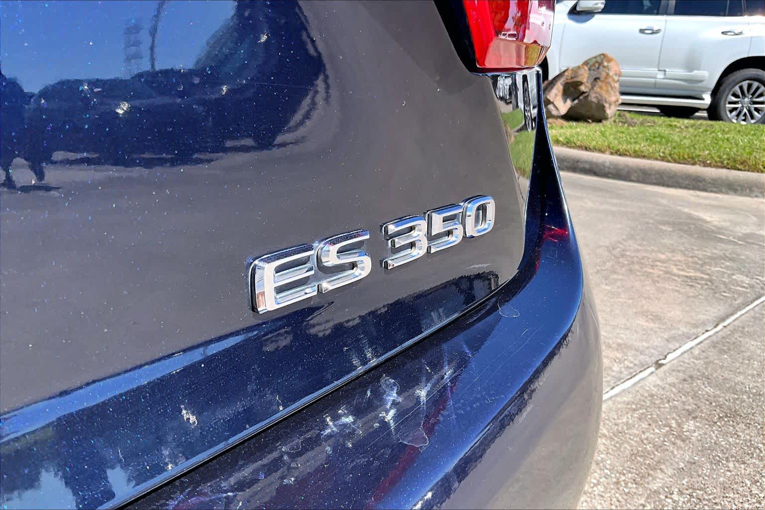 2018 Lexus ES 350 photo 28 of 34