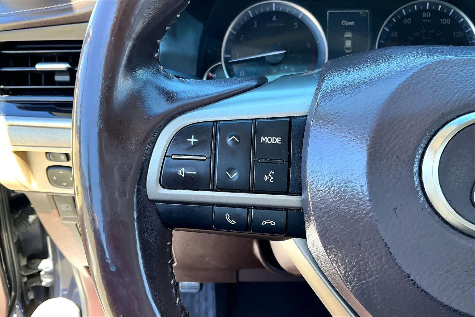 2018 Lexus ES 350 photo 21 of 34