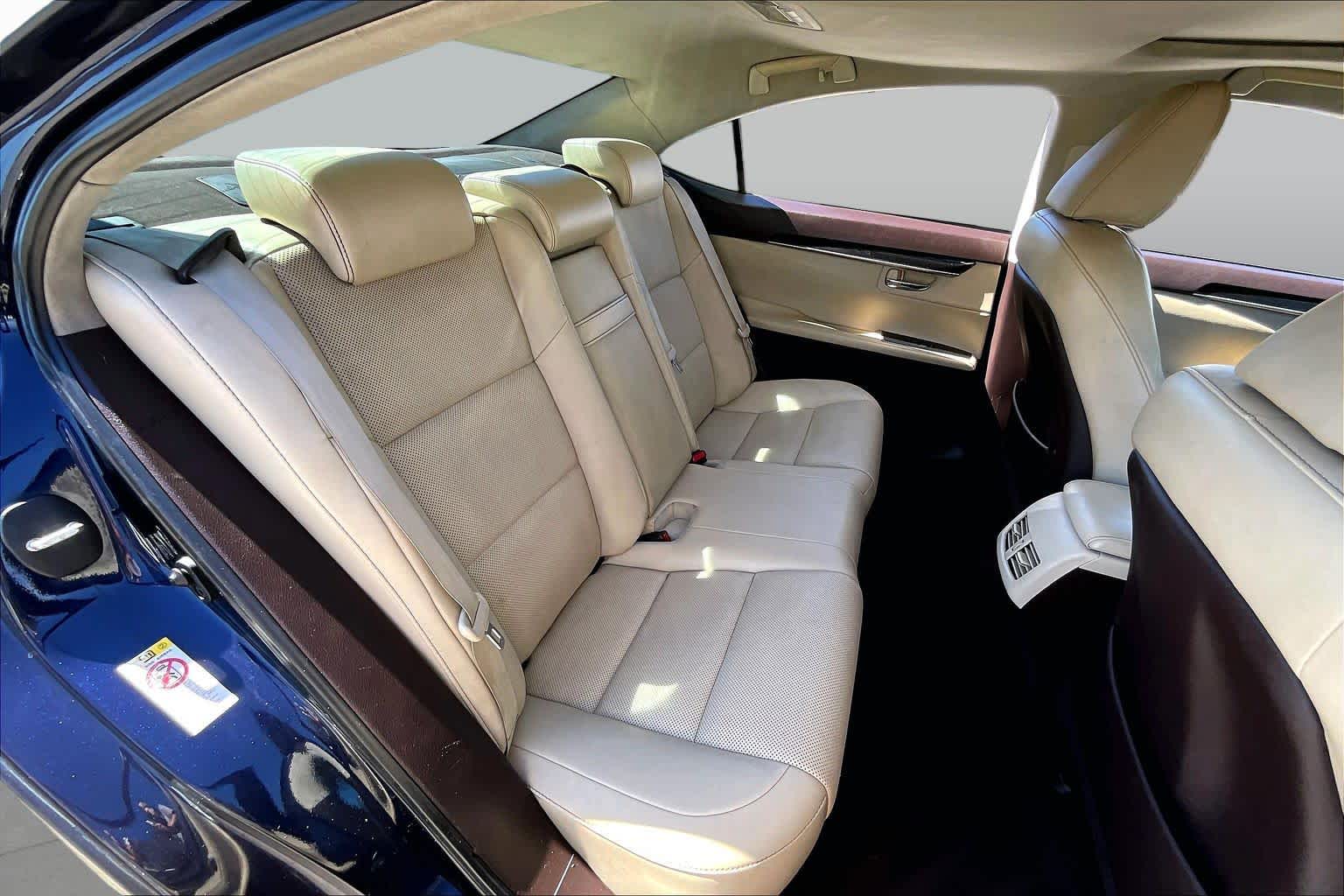 2018 Lexus ES 350 photo 17 of 34
