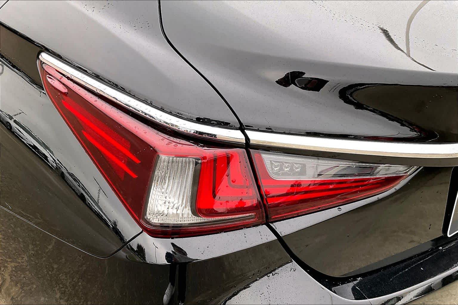 2019 Lexus ES  Obsidian at BMW of West Houston