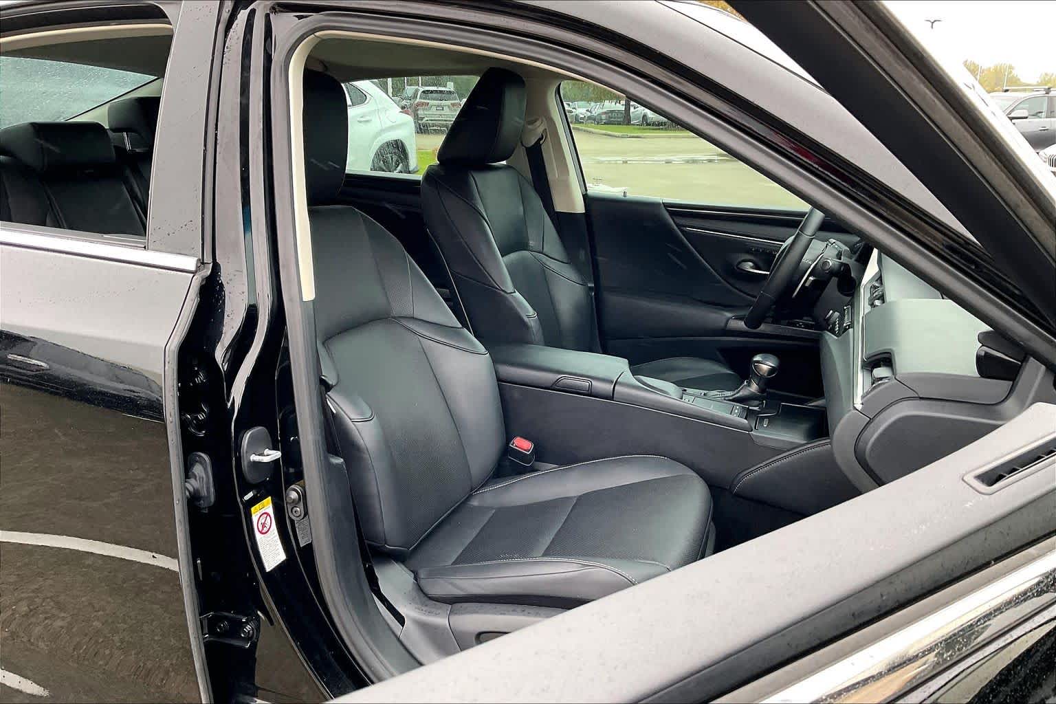 2019 Lexus ES  Obsidian at BMW of West Houston