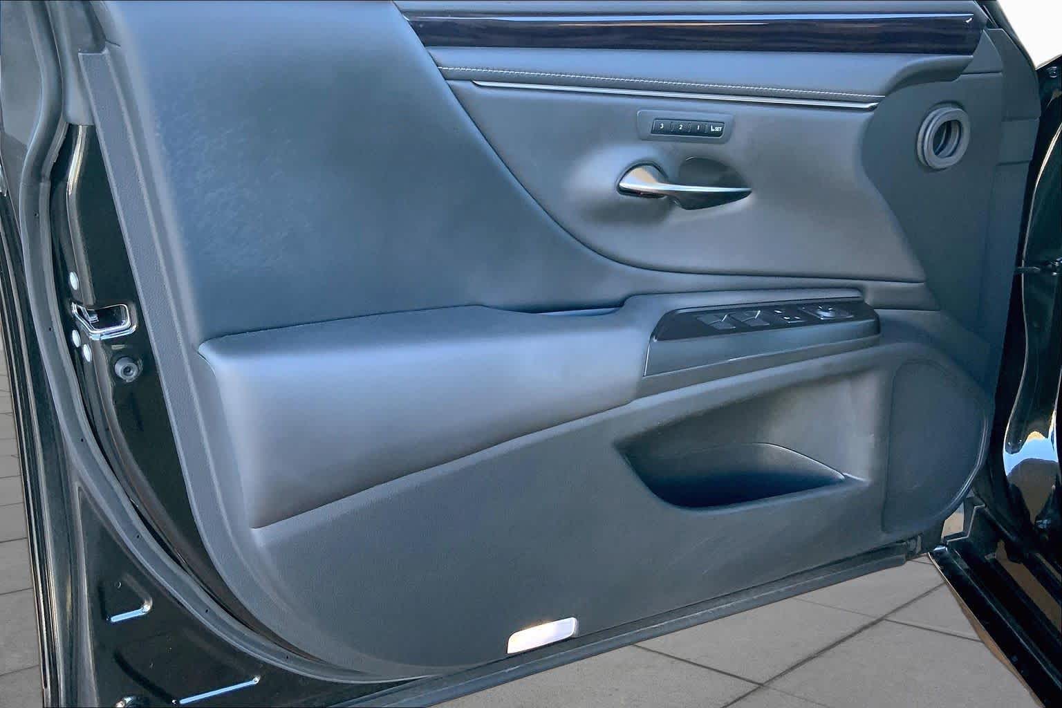 2019 Lexus ES 350  Caviar at Lexus Southwest Houston