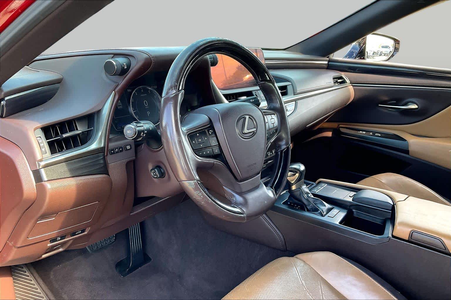 2019 Lexus ES 350 photo 15 of 33