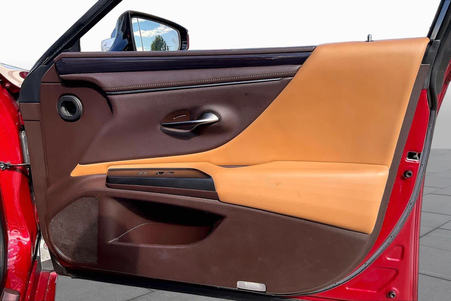 2019 Lexus ES 350 photo 20 of 33
