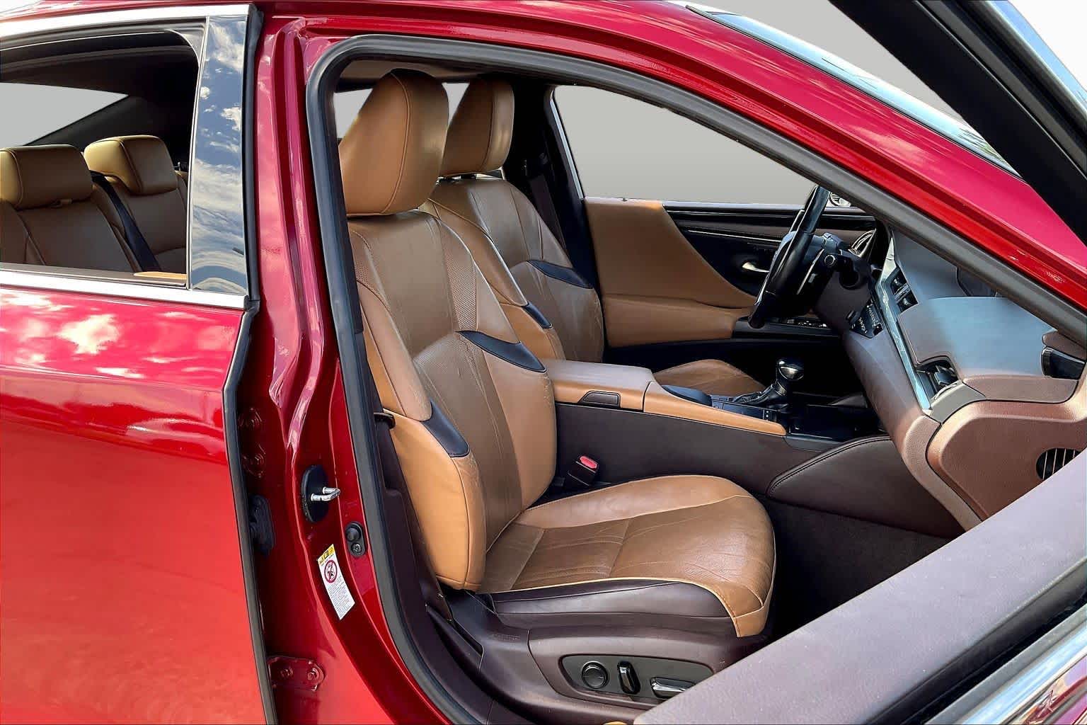 2019 Lexus ES 350 photo 8 of 33