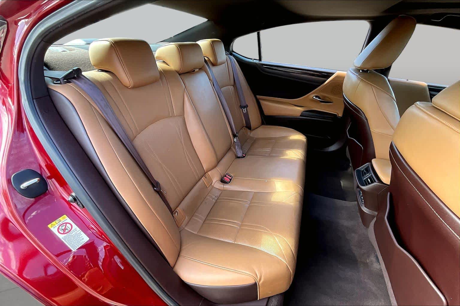 2019 Lexus ES 350 photo 17 of 33