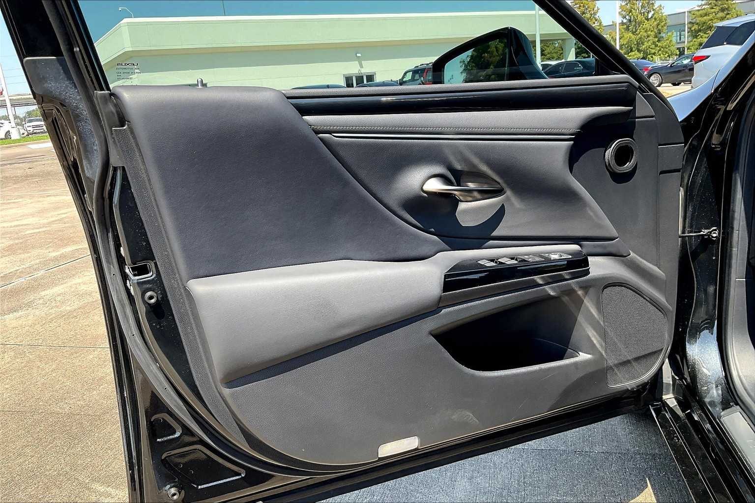 2023 Lexus ES  Caviar at Sterling McCall Lexus