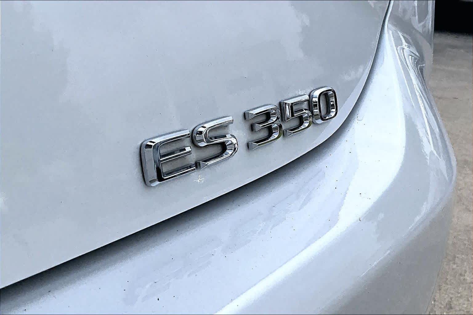 2023 Lexus ES 350  Eminent White Pearl at Group 1 Toyota Southwest