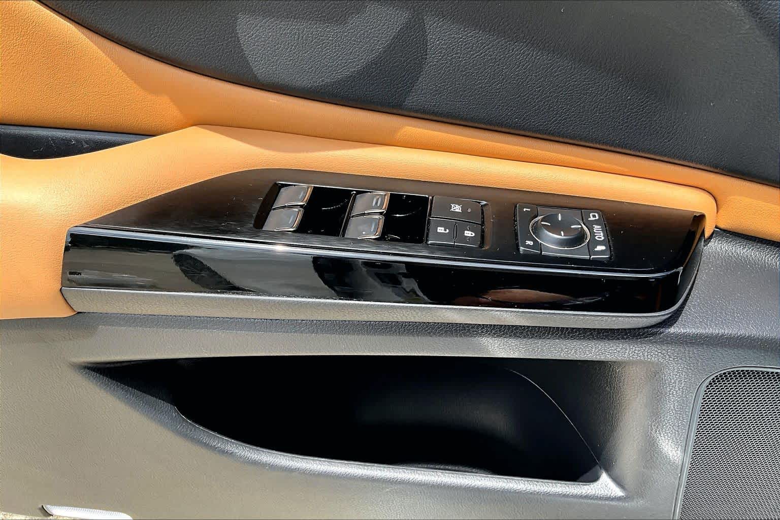 2023 Lexus ES 350  Eminent White Pearl at Group 1 Toyota Southwest