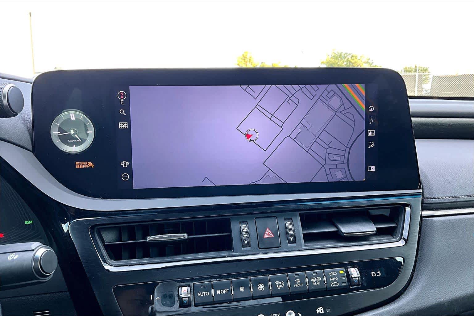 2022 Lexus ES 350 photo 34 of 37