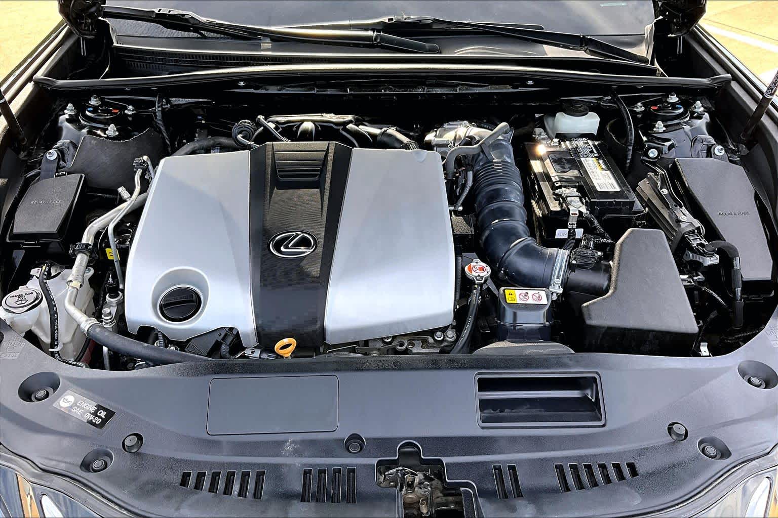 2022 Lexus ES 350 photo 32 of 37