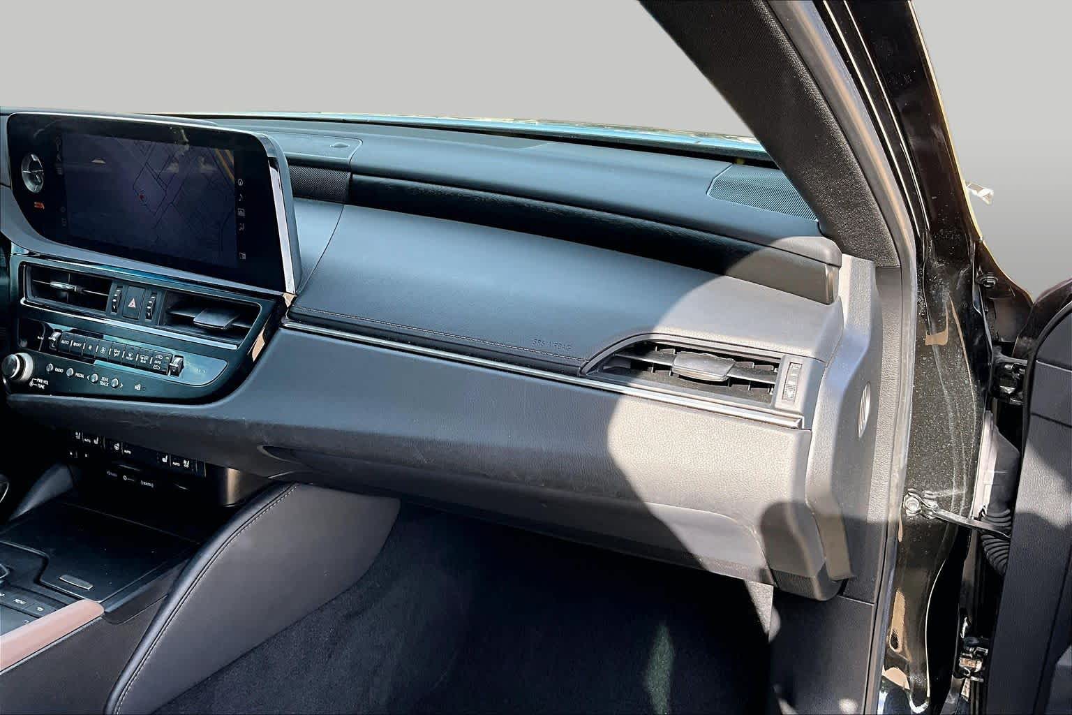 2022 Lexus ES 350 photo 19 of 37