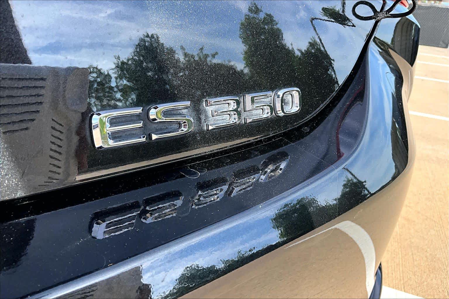 2022 Lexus ES 350 photo 10 of 37