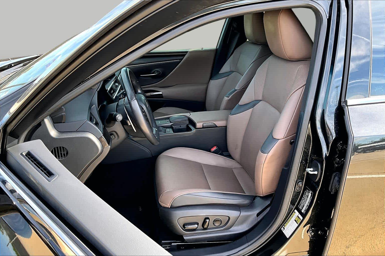 2022 Lexus ES 350 photo 8 of 37