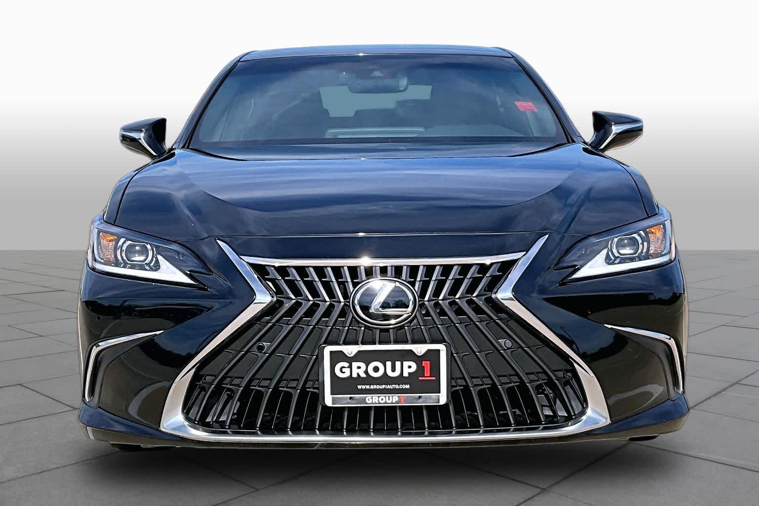 2022 Lexus ES 350 photo 4 of 37