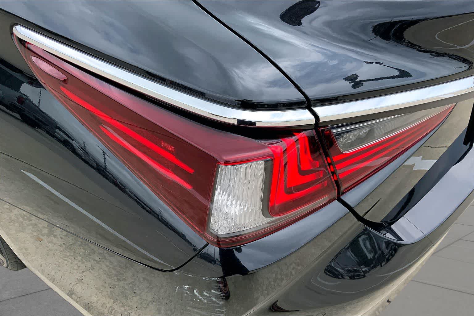 2022 Lexus ES 350  Caviar at Lexus Southwest Houston