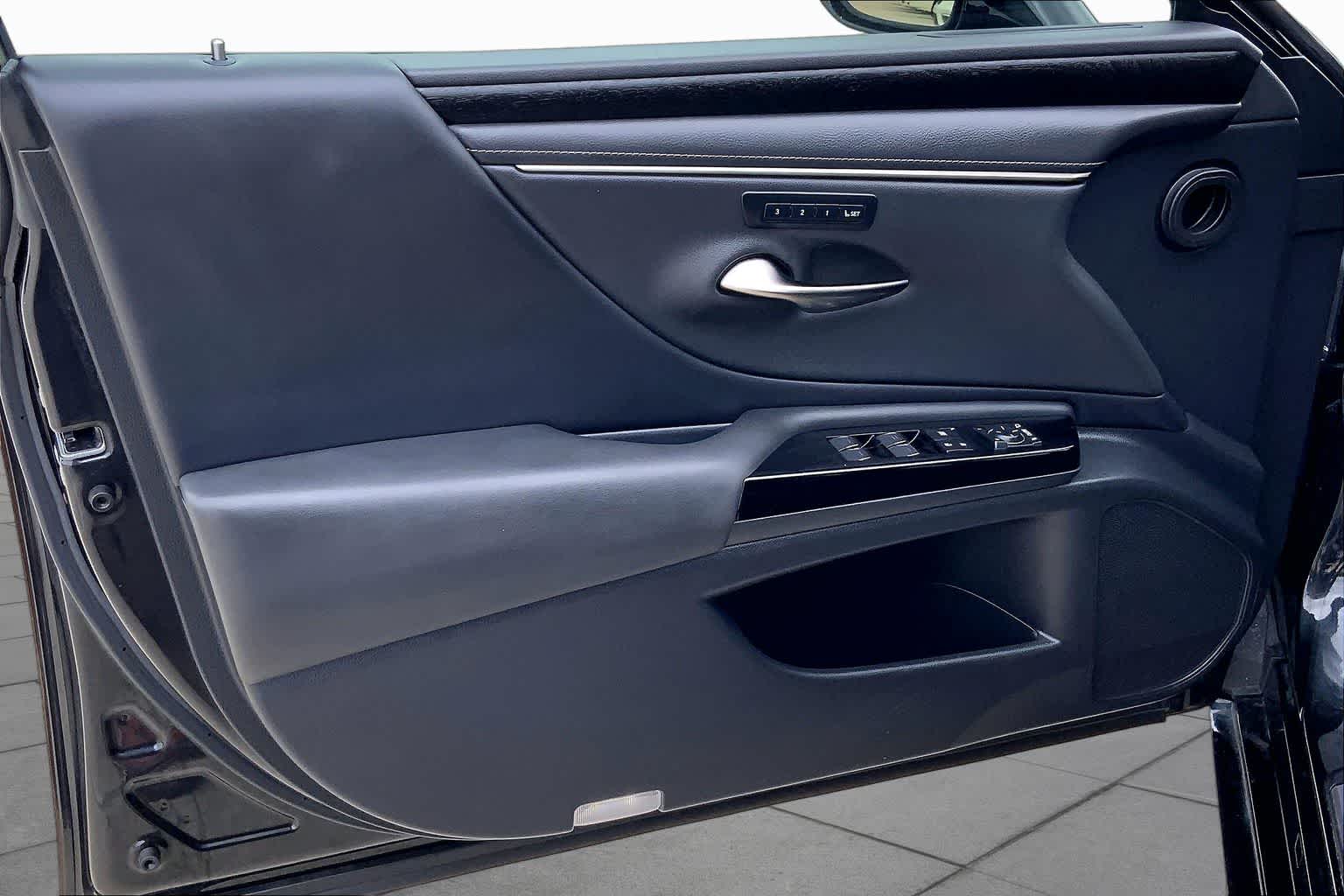2022 Lexus ES 350  Caviar at Lexus Southwest Houston