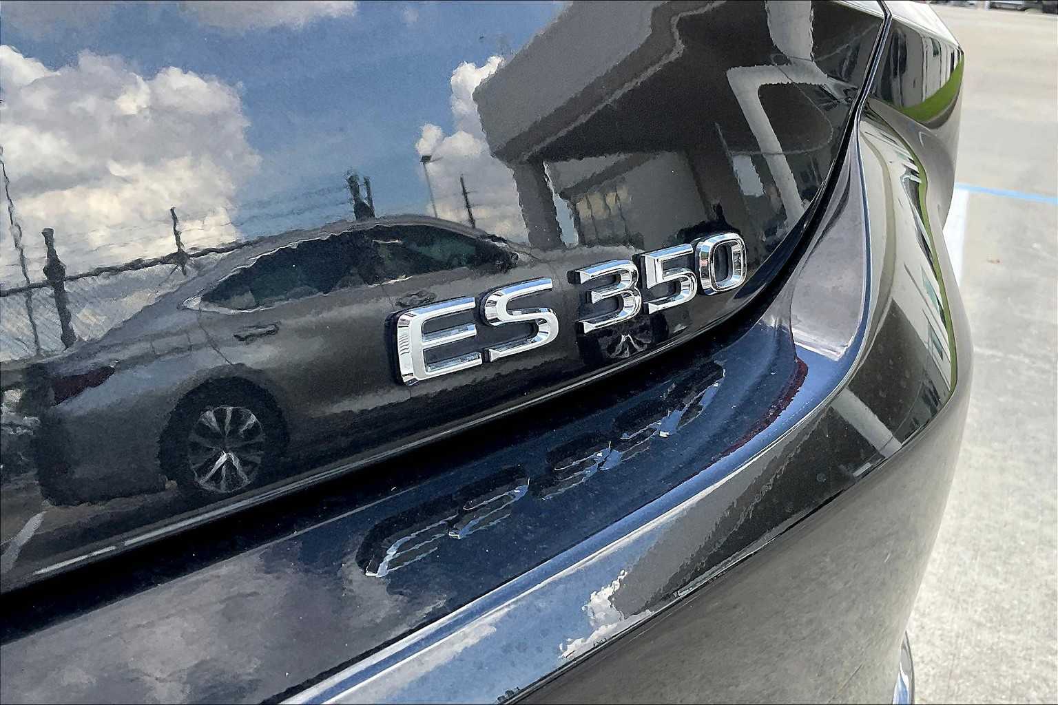 2024 Lexus ES  Caviar at Sterling McCall Lexus