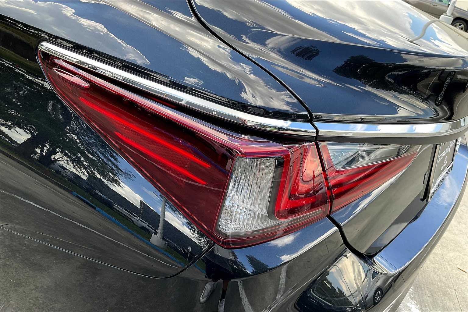 2024 Lexus ES  Caviar at Sterling McCall Lexus