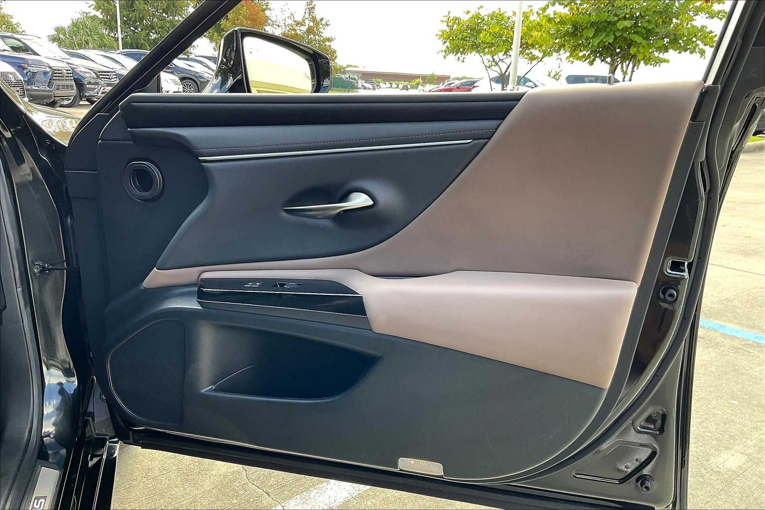 2024 Lexus ES  Caviar at Sterling McCall Lexus