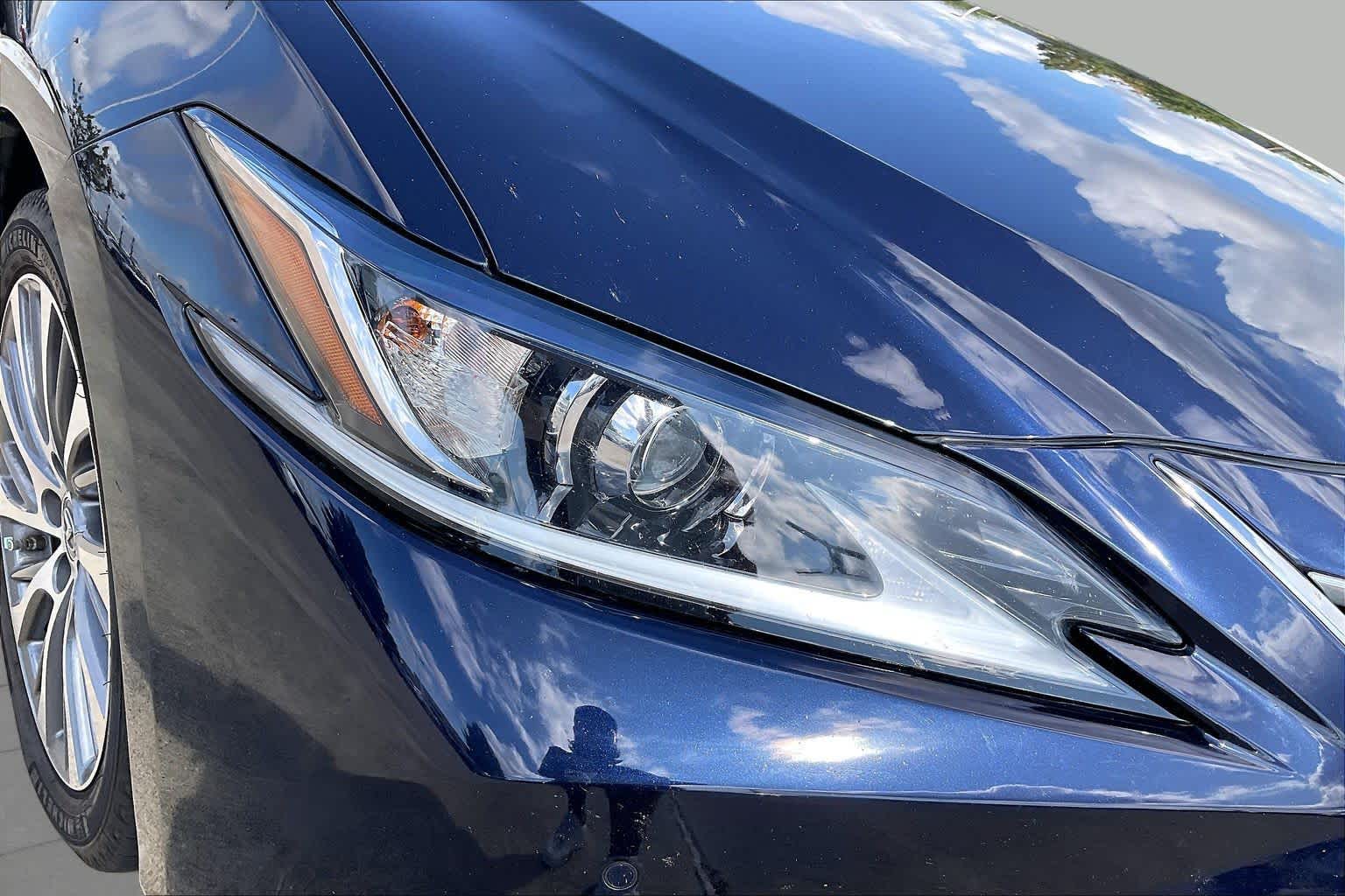 2020 Lexus ES 350 photo 25 of 34