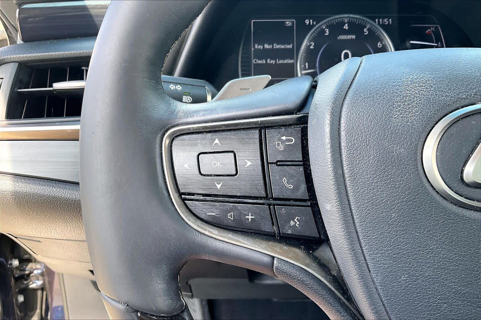 2020 Lexus ES 350 photo 21 of 34